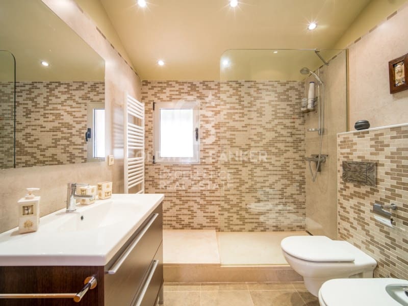 6 quarto Moradia para venda em Chiva com piscina garagem - 749 000 € (Ref: 9402192)