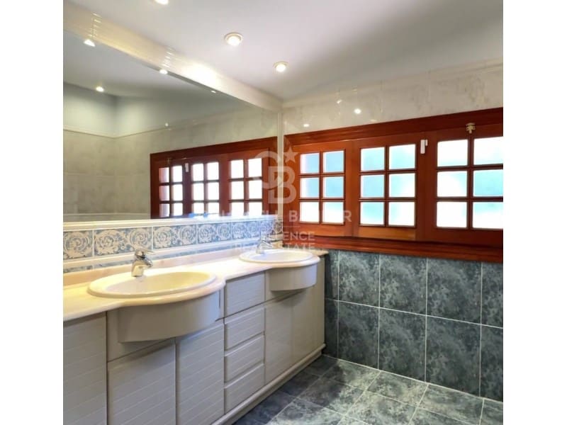 6 chambre Villa/Maison à vendre à Chiva avec piscine garage - 700 000 € (Ref: 9402192)