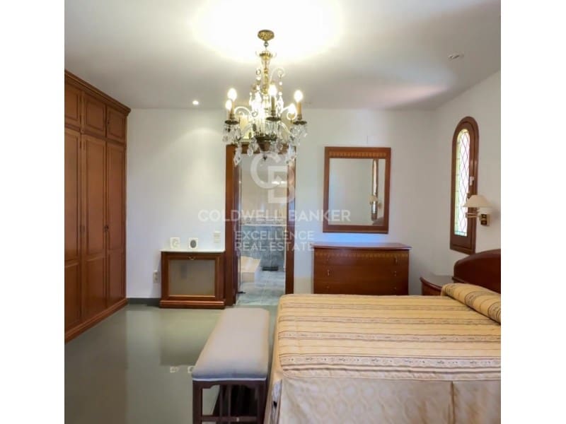 6 chambre Villa/Maison à vendre à Chiva avec piscine garage - 700 000 € (Ref: 9402192)