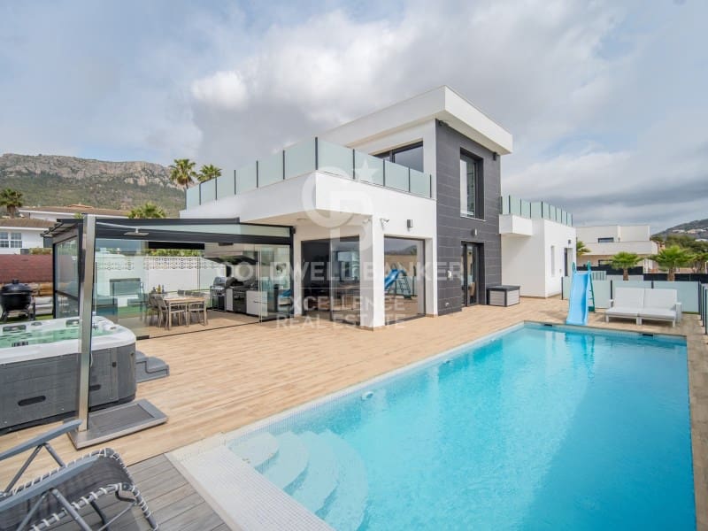 4 chambre Villa/Maison à vendre à Calpe / Calp avec piscine garage - 1 300 000 € (Ref: 9402194)