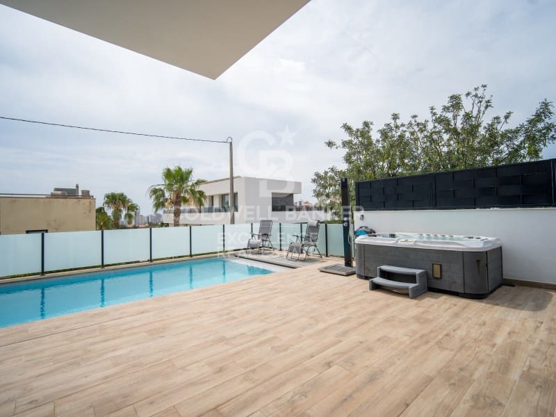 4 chambre Villa/Maison à vendre à Calpe / Calp avec piscine garage - 1 300 000 € (Ref: 9402194)