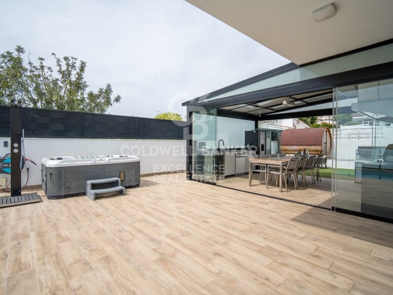 4 chambre Villa/Maison à vendre à Calpe / Calp avec piscine garage - 1 300 000 € (Ref: 9402194)