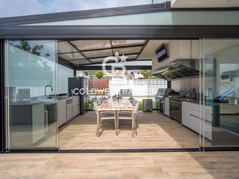 4 chambre Villa/Maison à vendre à Calpe / Calp avec piscine garage - 1 300 000 € (Ref: 9402194)