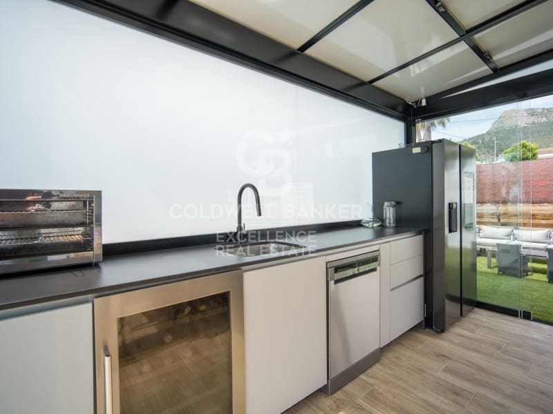 4 chambre Villa/Maison à vendre à Calpe / Calp avec piscine garage - 1 300 000 € (Ref: 9402194)