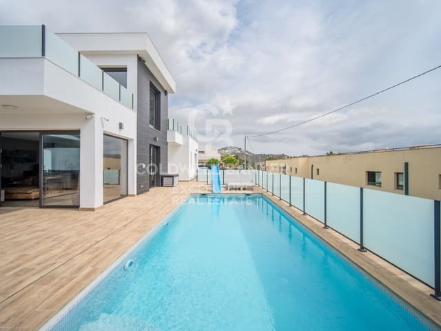 Chalet de 4 habitaciones en Gargasindi, Calpe / Calp en venta con piscina garaje - 1.300.000 € (Ref: 9402194)