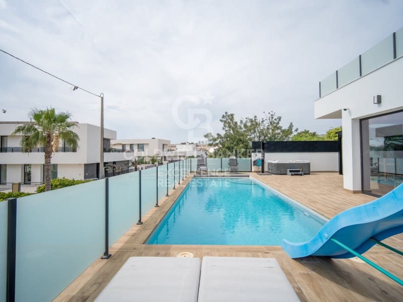 4 chambre Villa/Maison à vendre à Calpe / Calp avec piscine garage - 1 300 000 € (Ref: 9402194)