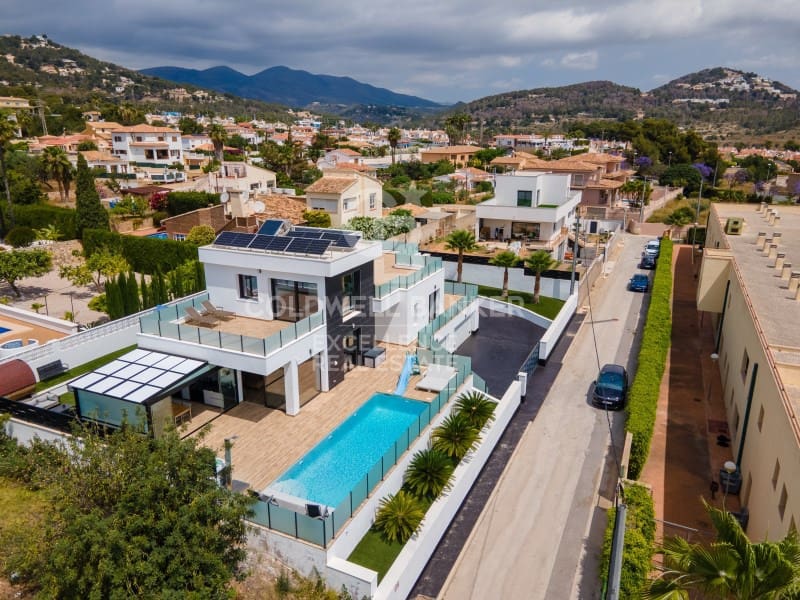 4 chambre Villa/Maison à vendre à Calpe / Calp avec piscine garage - 1 300 000 € (Ref: 9402194)