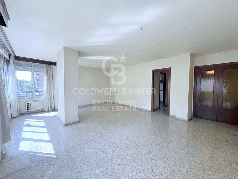 Piso de 4 habitaciones en València ciudad en venta con garaje - 595.000 € (Ref: 9402196)