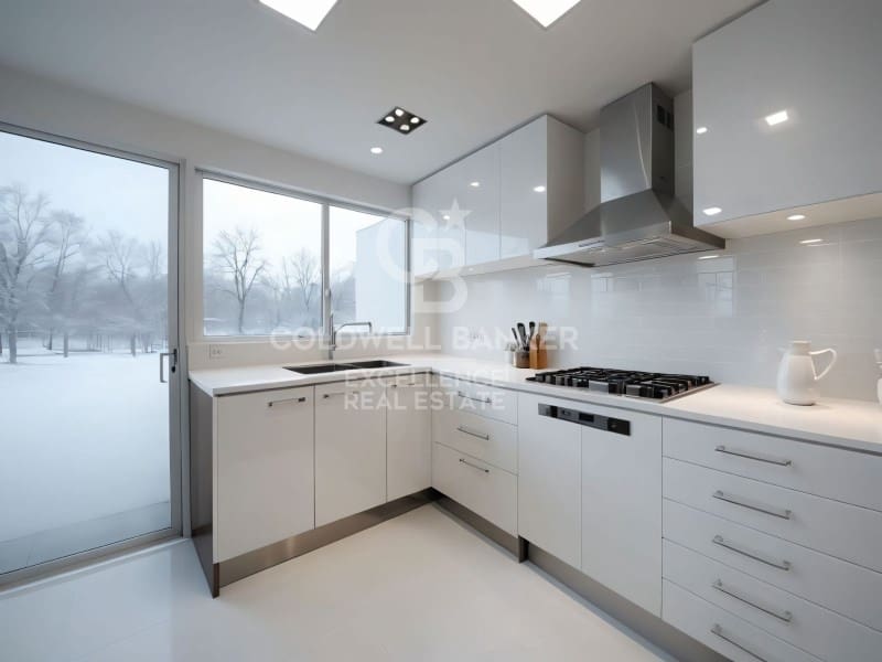 Piso de 4 habitaciones en València ciudad en venta con garaje - 595.000 € (Ref: 9402196)