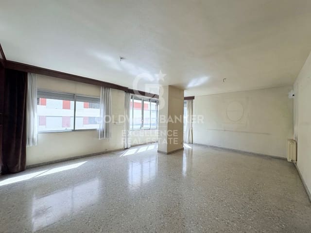 4 bedroom Flat for sale in Jaume Roig, Valencia city with garage - € 595,000 (Ref: 9402196)