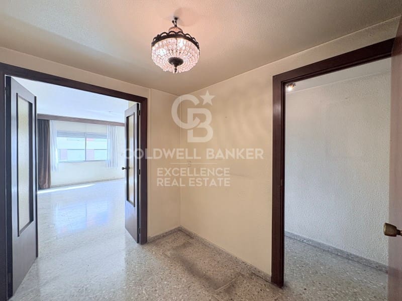 Piso de 4 habitaciones en València ciudad en venta con garaje - 595.000 € (Ref: 9402196)