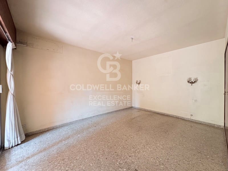 Piso de 4 habitaciones en València ciudad en venta con garaje - 595.000 € (Ref: 9402196)