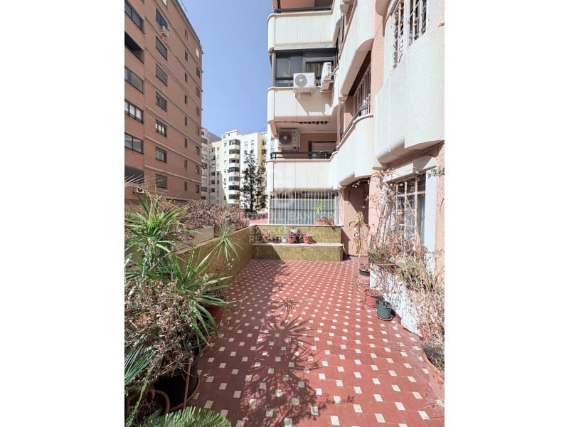 Piso de 4 habitaciones en València ciudad en venta con garaje - 595.000 € (Ref: 9402196)