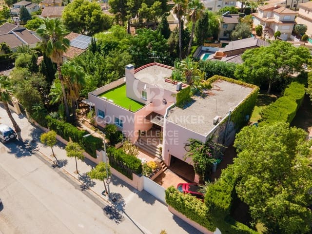 7 chambre Villa/Maison à vendre à Riba-roja de Túria avec piscine garage - 650 000 € (Ref: 9402197)