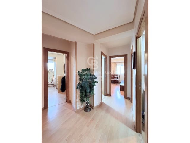 3 bedroom Apartment for sale in Exposicio, Valencia city - € 480,000 (Ref: 9402199)