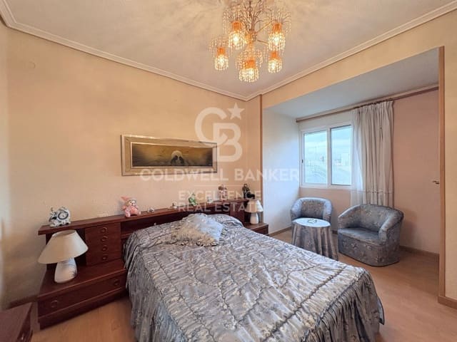 3 bedroom Apartment for sale in Exposicio, Valencia city - € 480,000 (Ref: 9402199)