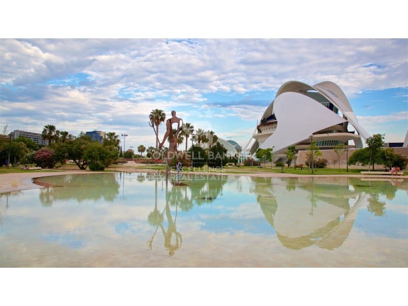 3 bedroom Flat for sale in Valencia city - € 310,000 (Ref: 9402200)