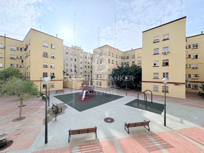 3 bedroom Flat for sale in Valencia city - € 310,000 (Ref: 9402200)