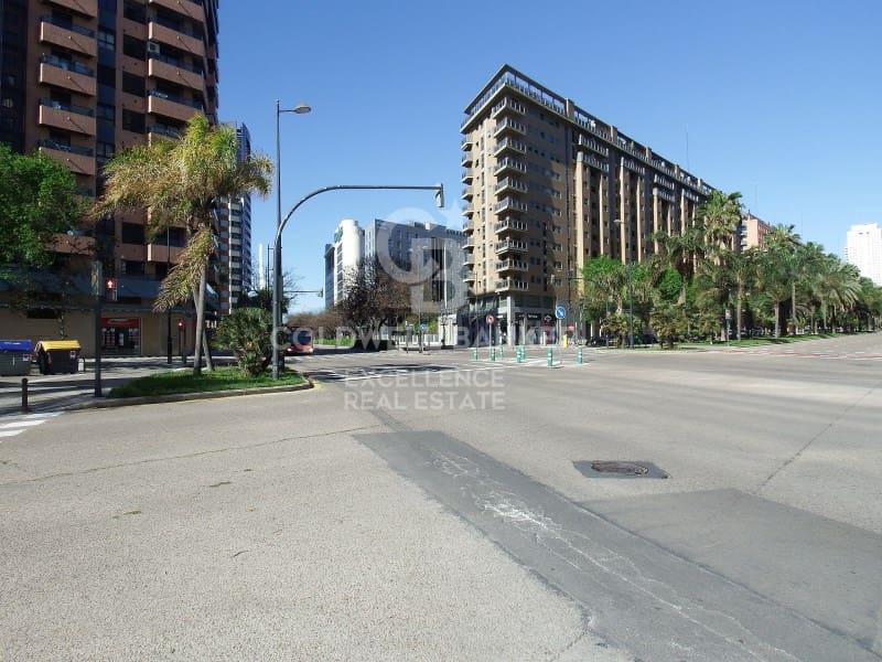 3 bedroom Flat for sale in Valencia city - € 310,000 (Ref: 9402200)