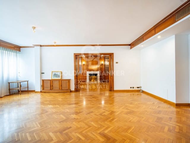 5 bedroom Flat for sale in Sant Francesc, Valencia city with garage - € 2,100,000 (Ref: 9402201)