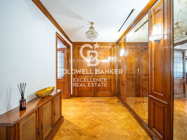 5 bedroom Flat for sale in Sant Francesc, Valencia city with garage - € 2,100,000 (Ref: 9402201)