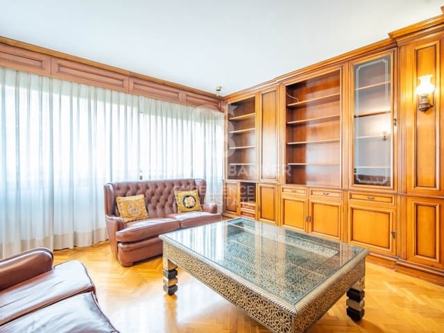 5 bedroom Flat for sale in Sant Francesc, Valencia city with garage - € 2,100,000 (Ref: 9402201)
