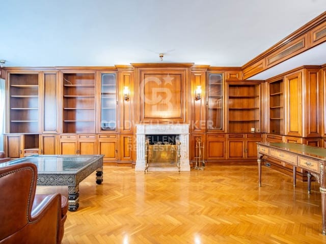 5 bedroom Flat for sale in Sant Francesc, Valencia city with garage - € 2,100,000 (Ref: 9402201)