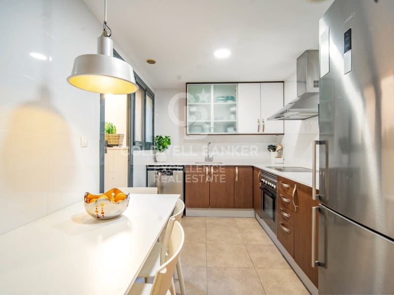 4 bedroom Flat for sale in Valencia city with garage - € 640,000 (Ref: 9452166)