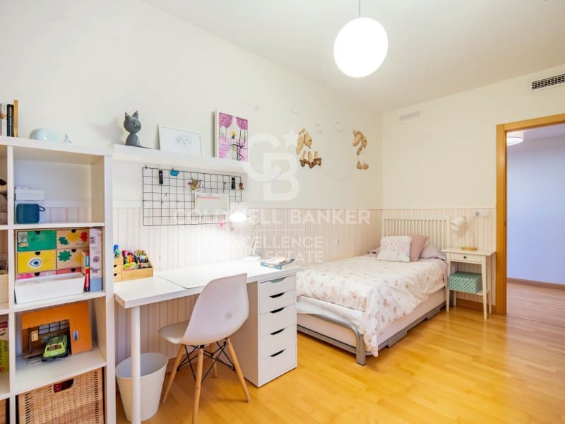 4 bedroom Flat for sale in Valencia city with garage - € 640,000 (Ref: 9452166)