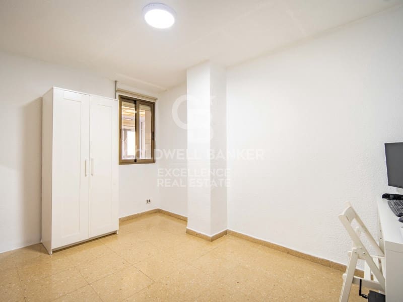 4 bedroom Flat for sale in Valencia city with garage - € 530,000 (Ref: 9482082)
