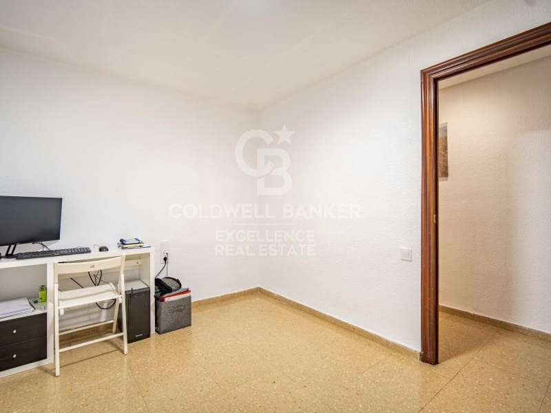 4 bedroom Flat for sale in Valencia city with garage - € 530,000 (Ref: 9482082)