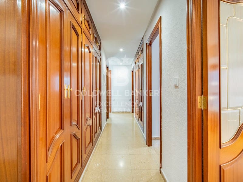 4 bedroom Flat for sale in Valencia city with garage - € 530,000 (Ref: 9482082)