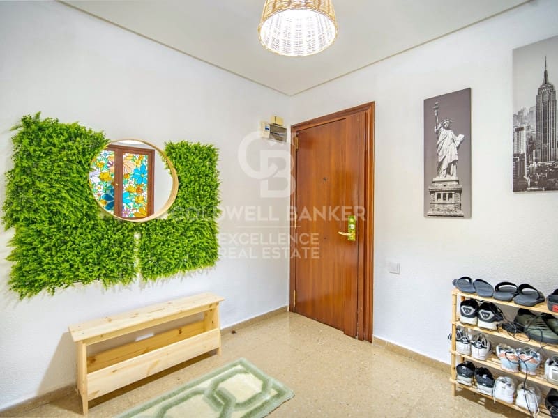 4 bedroom Flat for sale in Valencia city with garage - € 530,000 (Ref: 9482082)