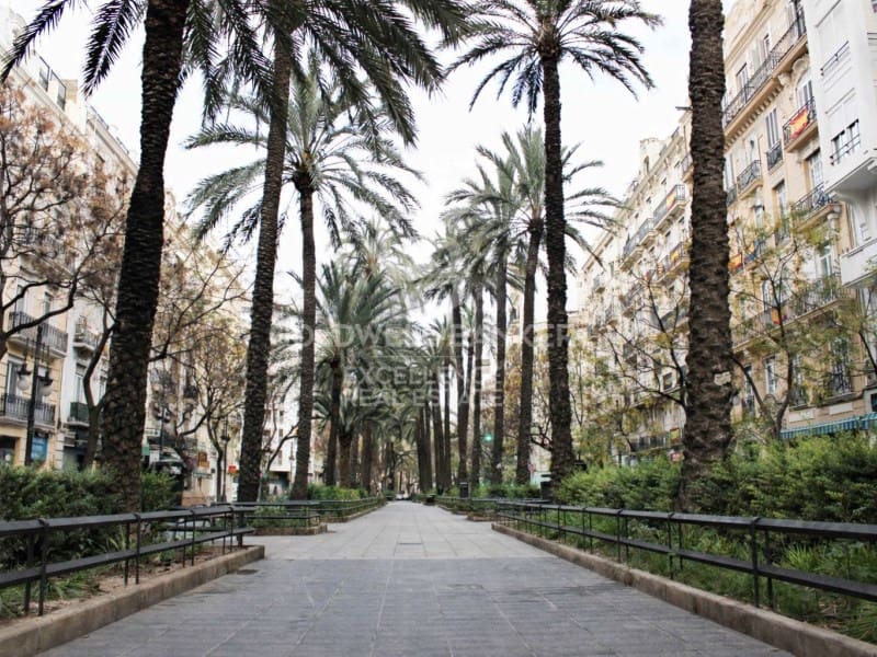 4 bedroom Penthouse for sale in Valencia city - € 1,200,000 (Ref: 9485226)