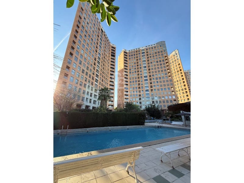 3 quarto Apartamento para arrendar em Valencia cidade com garagem - 2 100 € (Ref: 9504689)