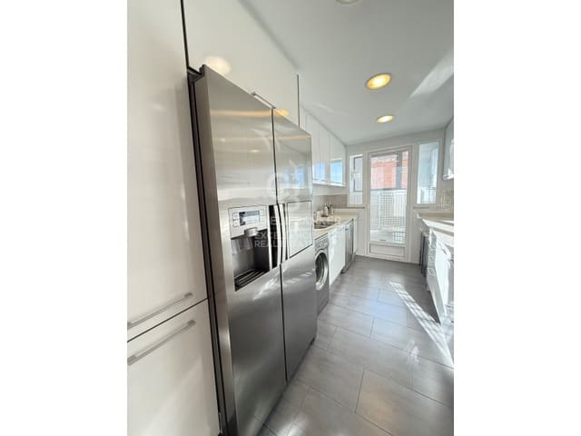 3 quarto Apartamento para arrendar em Ciutat de les Arts i de les Ciencies, Valência cidade com garagem - 2 100 € (Ref: 9504689)