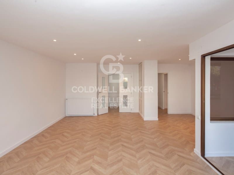 4 bedroom Flat for sale in Valencia city with garage - € 645,000 (Ref: 9519016)