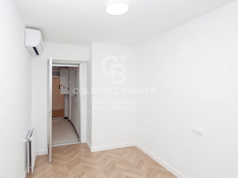 4 bedroom Flat for sale in Valencia city with garage - € 645,000 (Ref: 9519016)