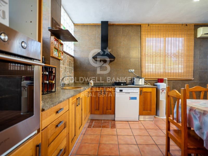 5 camera da letto Casa in vendita in Castello de la Plana - 250.000 € (Rif: 9543427)