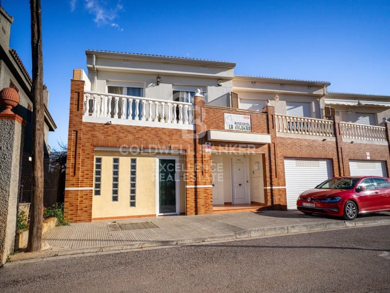 5 camera da letto Casa in vendita in Castello de la Plana - 250.000 € (Rif: 9543427)