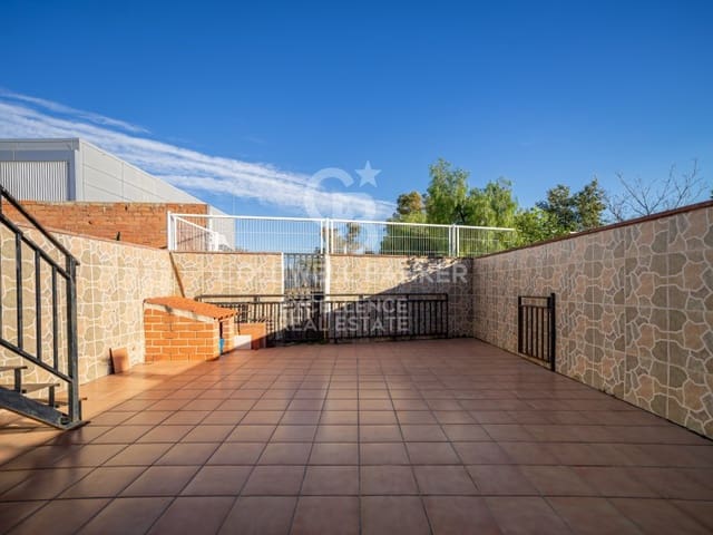 5 makuuhuone Omakotitalo myytävänä paikassa Oeste, Castelló de la Plana - 250 000 € (Ref: 9543427)