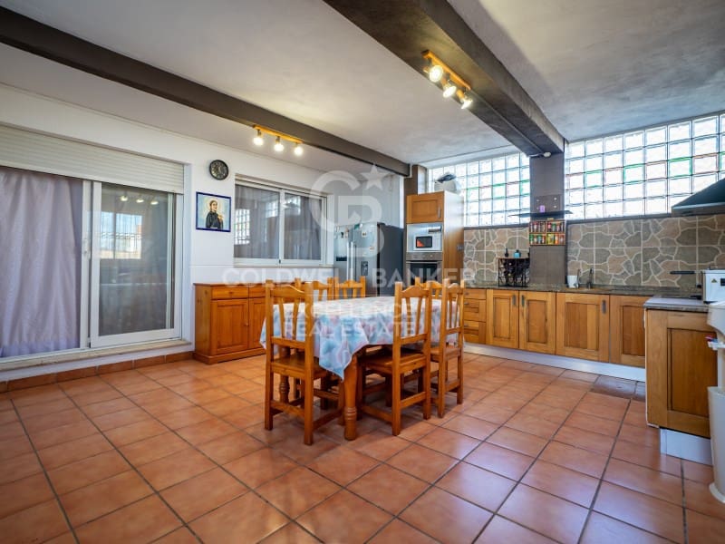 5 camera da letto Casa in vendita in Castello de la Plana - 250.000 € (Rif: 9543427)