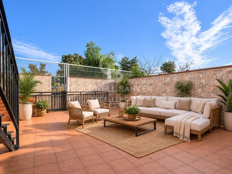 5 bedroom Townhouse for sale in Castello de la Plana - € 245,000 (Ref: 9543427)