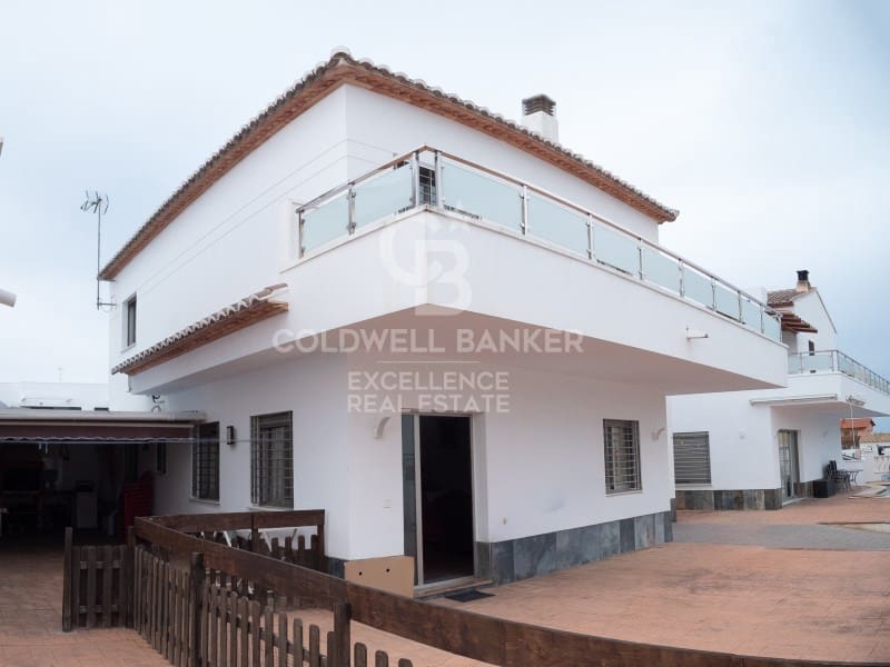 3 soverom Villa til salgs i Oliva med garasje - € 480 000 (Ref: 9574869)