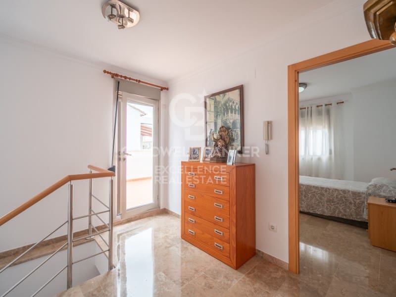 3 soverom Villa til salgs i Oliva med garasje - € 480 000 (Ref: 9574869)