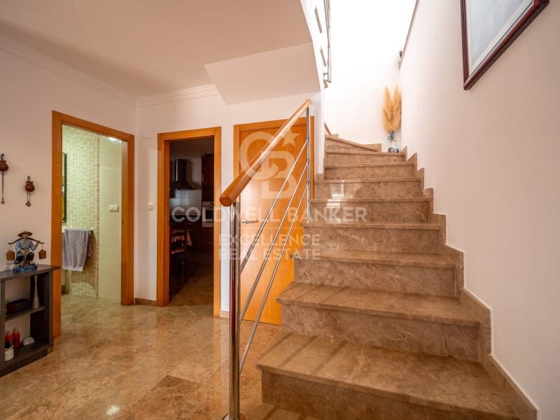 3 soverom Villa til salgs i Oliva med garasje - € 480 000 (Ref: 9574869)