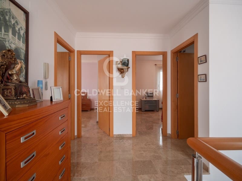 3 soverom Villa til salgs i Oliva med garasje - € 480 000 (Ref: 9574869)