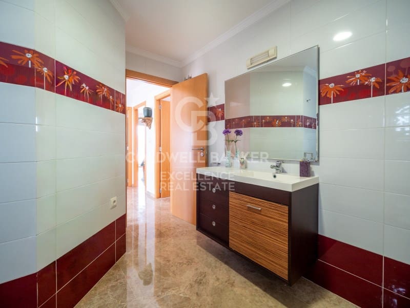 3 soverom Villa til salgs i Oliva med garasje - € 480 000 (Ref: 9574869)