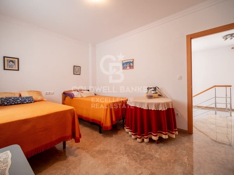 3 soverom Villa til salgs i Oliva med garasje - € 480 000 (Ref: 9574869)