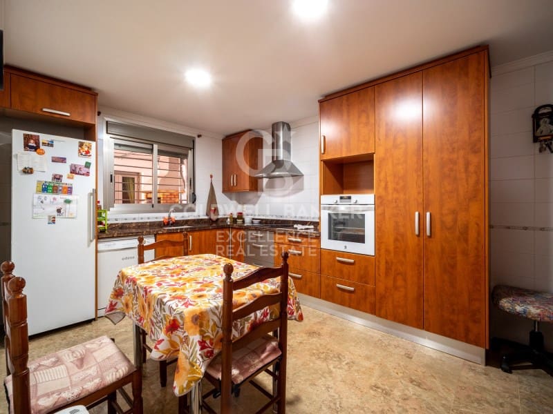 3 soverom Villa til salgs i Oliva med garasje - € 480 000 (Ref: 9574869)